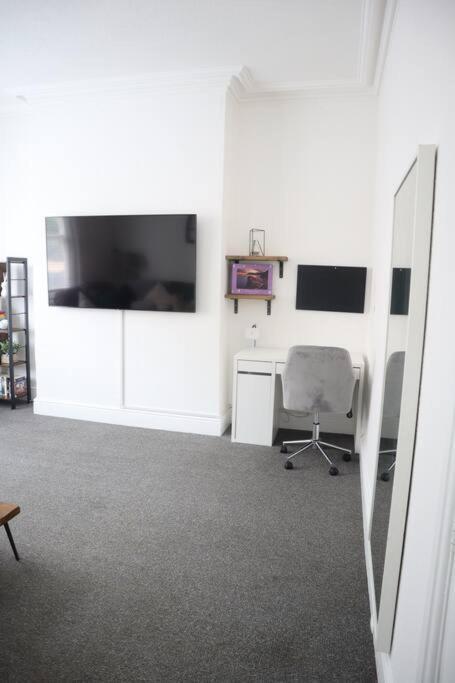 Spacious 1 Bedroom Apartment Leicester Esterno foto